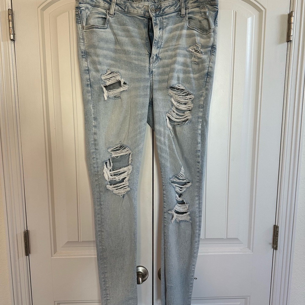 American Eagle Outfitters Light Blue Distressed Skinny Jeans